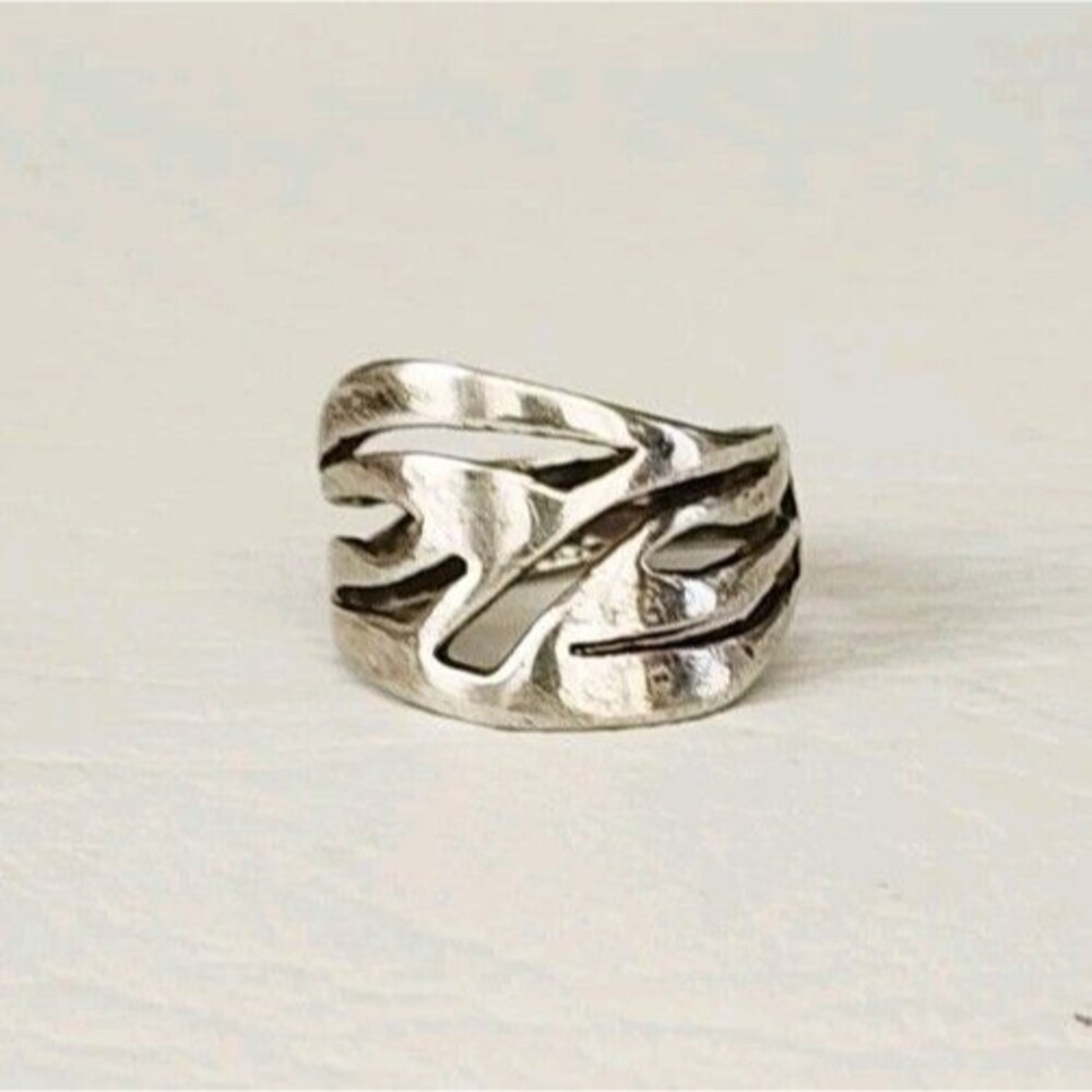 STERLING SILVER CELLINI CUT OUT DESIGN MODERNIST ABSTRACT RING 7.75